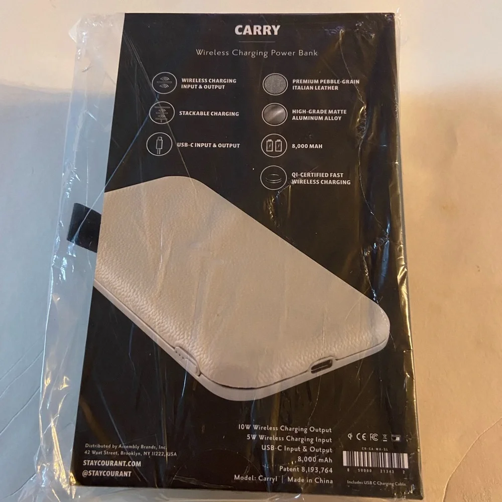 New in Box Courant Carry Wireless Charging Bank for Phones